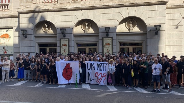 Las artes escénicas estallan tras el cierre del Principal: 