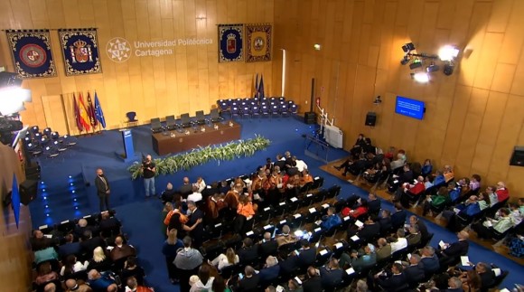 La universidad que mira al futuro sin perder de vista a las personas