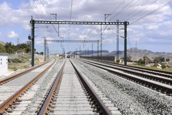 Adif inyecta 28,1 millones en el refuerzo de la seguridad del corredor este de alta velocidad 
