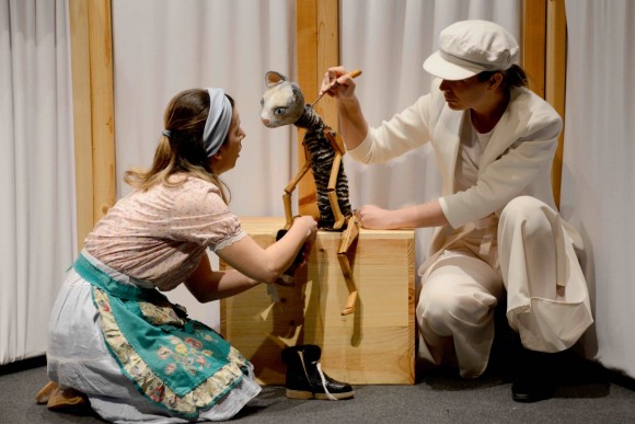 El Teatre El Musical acoge la función 'La gata con botas' a beneficio de la Fundación Proyecto Lázarus