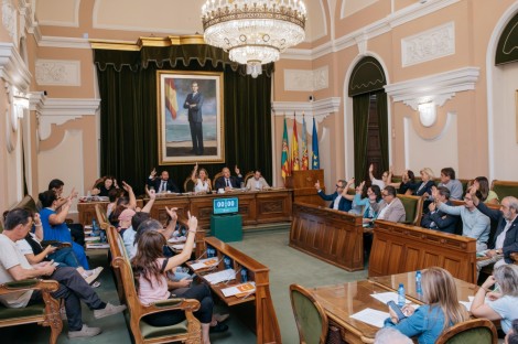Ceuta sobrevuela el pleno de Castelló y Vidal (Vox) se reafirma: 