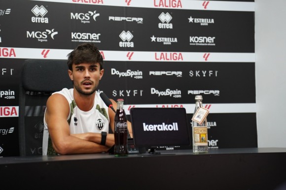 Lucas Alcázar: 