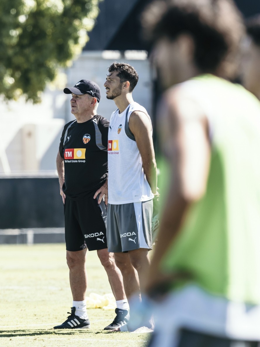 Las urgencias de Aguirre en el Valencia CF