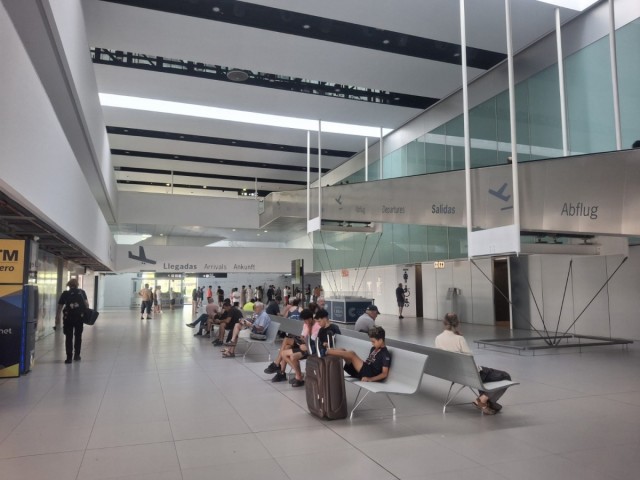 El aeropuerto de Corvera refuerza su idilio con Reino Unido y suma vuelos hacia Liverpool