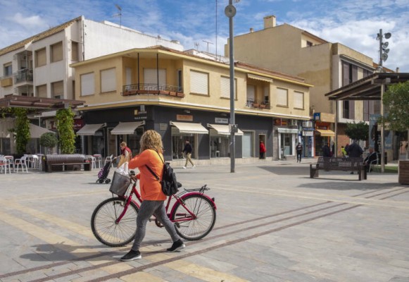 Wondergrass remodelará los parques infantiles de Plaza de España y El Mirador de San Javier