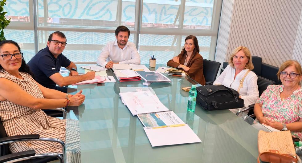 La Generalitat y los ayuntamientos de Alicante y Santa Pola acuerdan con los vecinos de Tabarca medidas para mejorar el transporte y los servicios ...