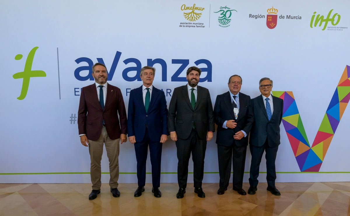 Miguel López Abad, José María Tortosa, Fernando López Miras, Vicente Boluda y Tomás Fuertes. - Foto: CARM Miguel López Abad, José María Tortosa, Fernando López Miras, Vicente Boluda y Tomás Fuertes.