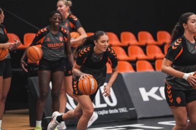 El Valencia Basket inicia su nuevo proyecto contra el Zaragoza en busca de la Supercopa