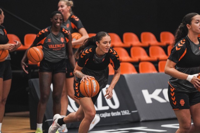 El Valencia Basket inicia su nuevo proyecto contra el Zaragoza en busca de la Supercopa