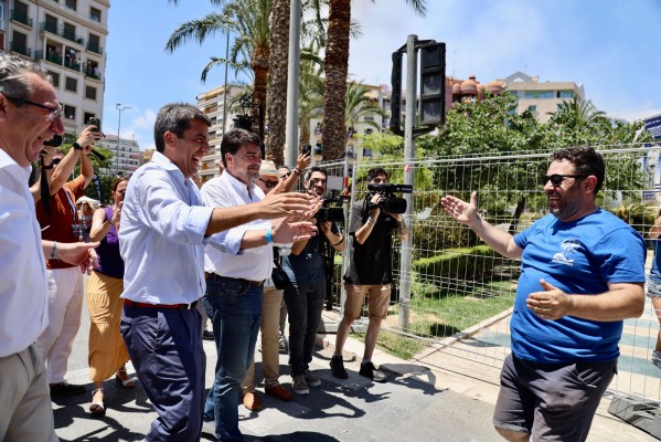 Fuegos del Mediterráneo gana en las 'mascletaes' y Hermanos Ferrández se lleva el castillo de fuegos