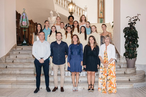 La selección española de gimnasia rítmica prepara los JJOO en el centro Ágora Lledó de Castelló