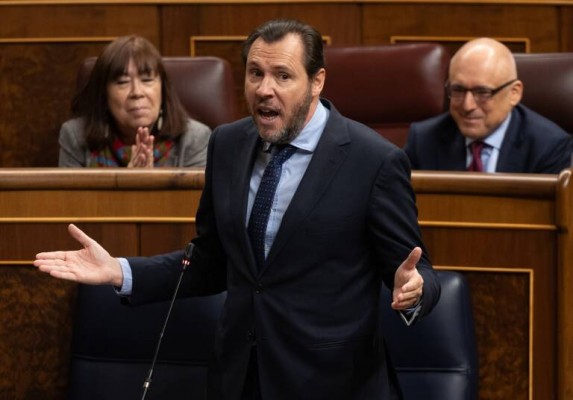 Transportes se abre a negociar la alternativa 'intermedia' del soterramiento de Serrería
