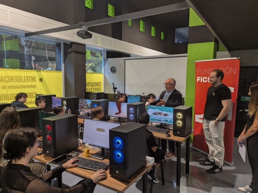 Elche y Elda reúnen a nuevos talentos para llevar al límite la creatividad y el diseño digital de calzado