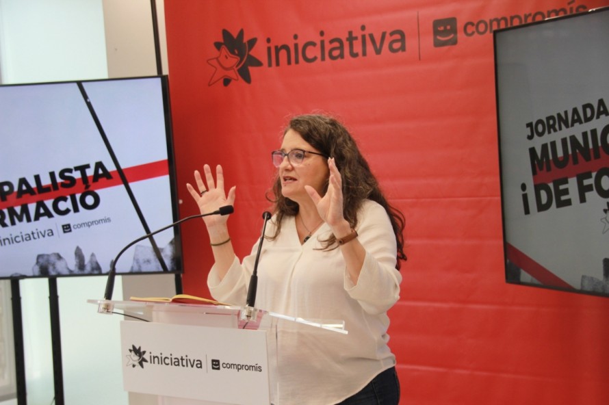 Mónica Oltra: 
