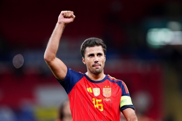 España alarga a 39 su racha de partidos sin perder y firma su tercera victoria en Wembley