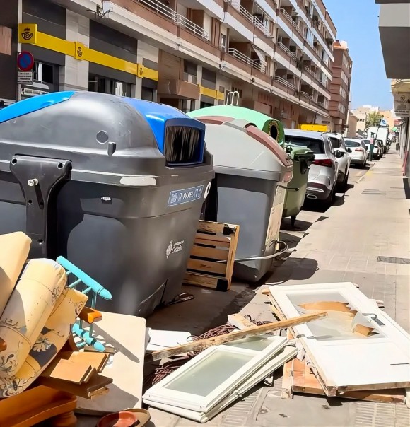 El PSPV alerta de que más de la mitad de las familias de Castelló pagará el doble por la tasa de basura que en 2023