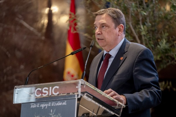Planas valora la eliminación del IVA al aceite de oliva y confía en recuperar su consumo
