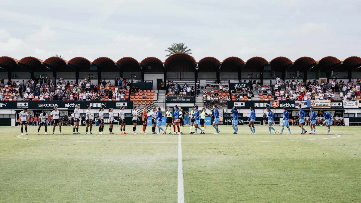 El Valencia CF sigue sin conocer la victoria y cae contra el CD Tenerife