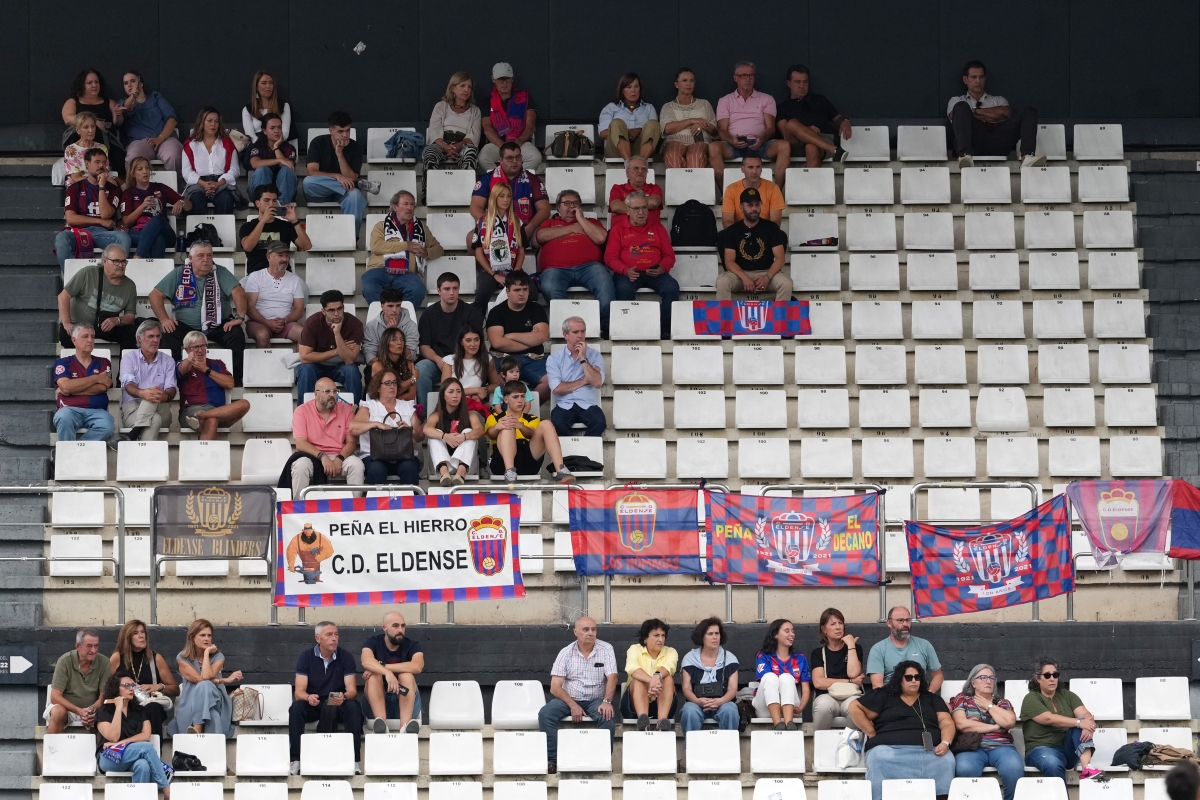 Aficonados del CD Eldnse presentes en El Plantío