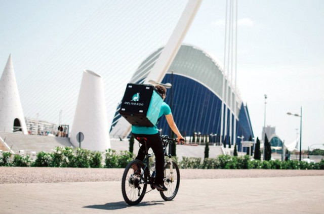 Deliveroo llega a Valencia para repartir la comida de Be Green o La Tasqueta del Mercat