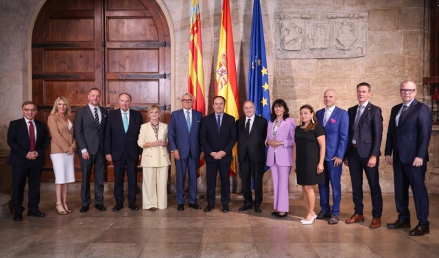 Pérez Llorca se reúne con representantes de las cámaras de comercio europeas