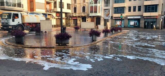 Burriana reanuda las actuaciones de limpieza integral en sus calles tras el verano y la Misericordia