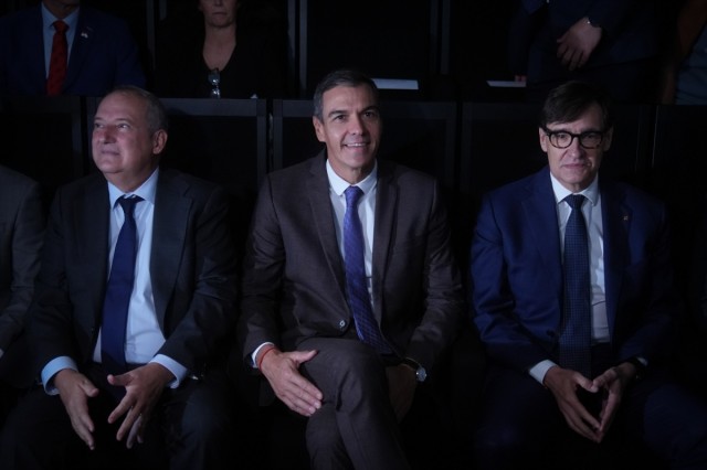 Sánchez pide a las CCAA aplicar la Ley de Vivienda para 