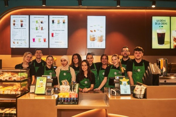 Starbucks inaugura un nuevo local en Alicante y llega a las ocho tiendas en la ciudad