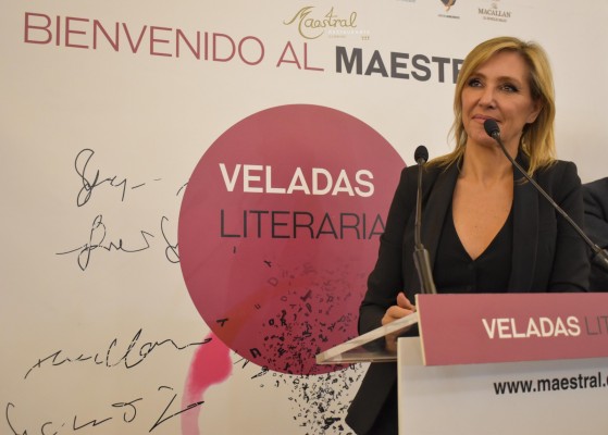 La periodista Marta Robles cierra la temporada de las 'Veladas literarias' del restaurante Maestral 