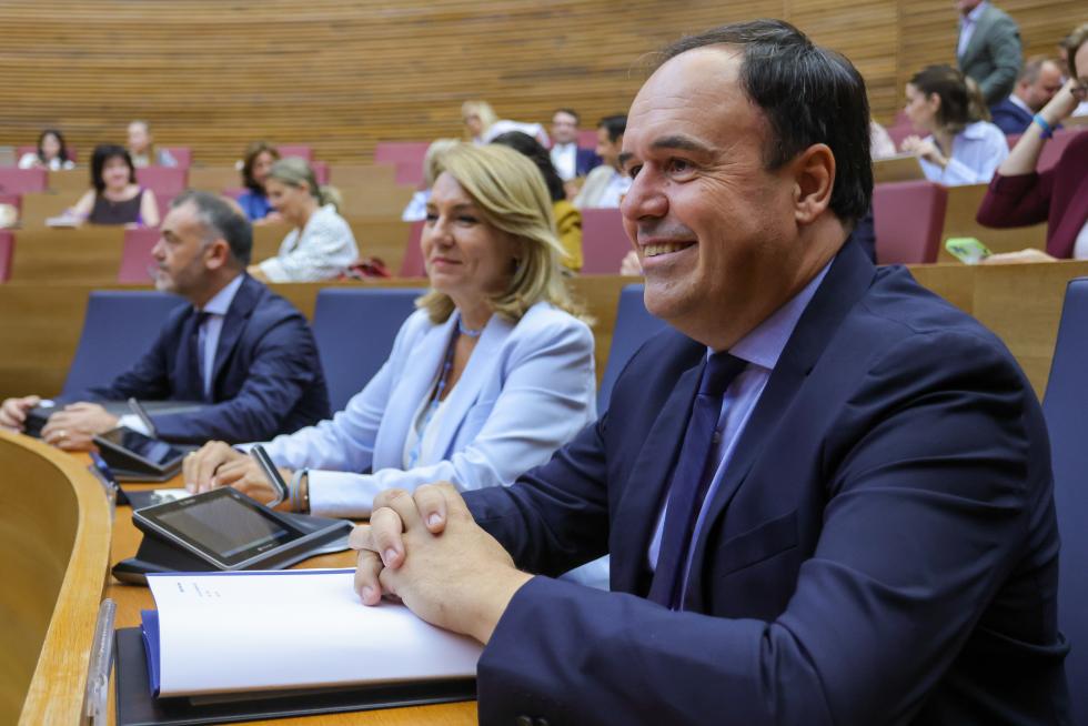 Pérez Llorca presenta en Les Corts su plan de futuro para la Comunitat Valenciana - Pérez Llorca presenta en Les Corts su plan de futuro para la Comunitat Valenciana