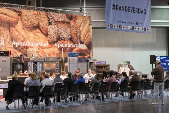 Tres cocineros, tres territorios y una misma pregunta: qué hacer con la tradición cuando cocinas lejos de casa