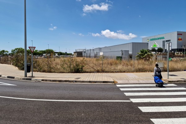 Guerra de las gasolineras 'low cost' en Castelló: Ballenoil prevé su aterrizaje ante el auge de Plenoil