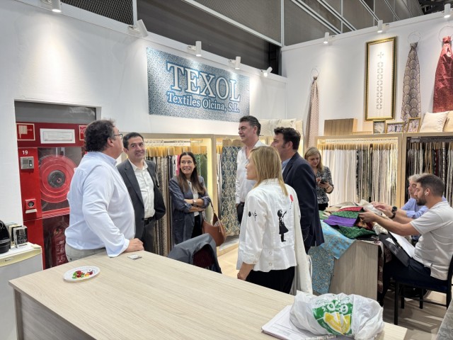Once empresas textiles de l'Alcoià y el Comtat buscan oportunidades de negocio internacional en Feria Hábitat València