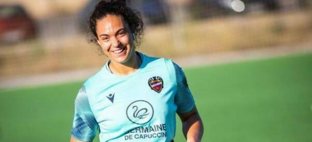 El Levante Femenino anuncia la salida de la portera María Valenzuela