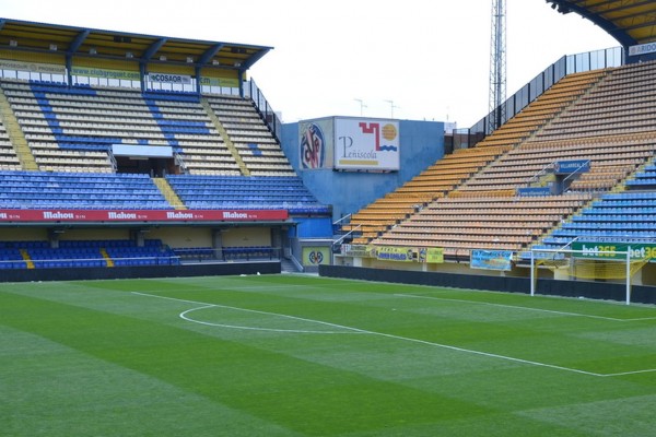 El Madrigal está en obras para ampliar la distancia del campo con la grada