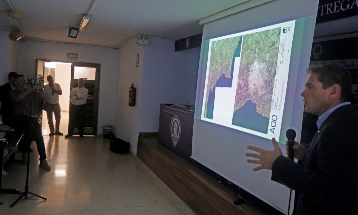 Enrique Ortiz sigue la presentación