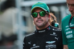 Fernando Alonso renueva con Aston Martin para 2027