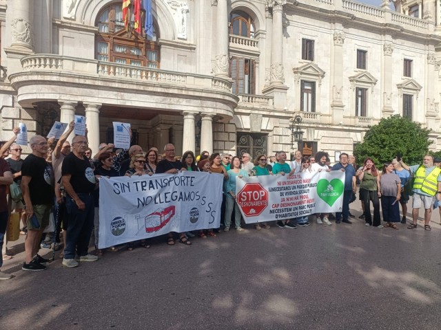 Asociaciones de vecinos de València protestan contra la 