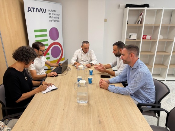 Sagunto traslada a la ATMV las quejas de los usuarios del bus interurbano con Valencia y reclama mejoras en el servicio
