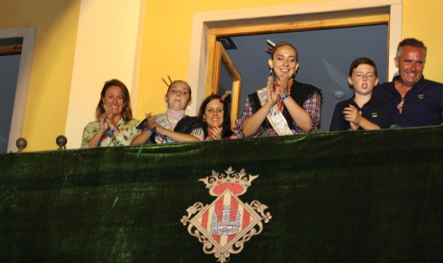El Grau dice adiós a las fiestas de Sant Pere 2024 con un participativo pasacalles de fin de fiesta