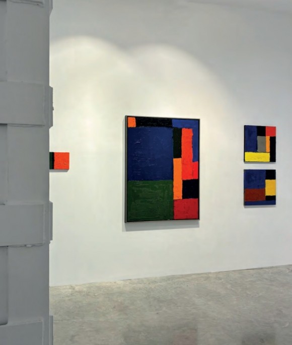 Martínez Mengual abre la ventana a los campos de color y a las huellas de la materia en la galería murciana Arquitectura de Barrio