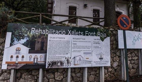Cartel que anunciaba la actuación que los socialistas querían ejecutar en los chalets. - Cartel que anunciaba la actuación que los socialistas querían ejecutar en los chalets.