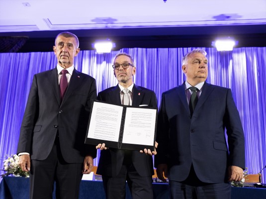 Orbán firma en Viena una alianza con el Partido de la Libertad y ANO con vistas a un nuevo bloque en el PE