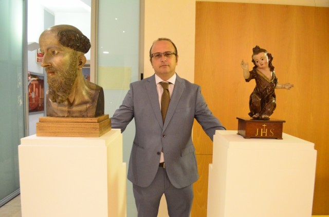 José Alberto Fernández se estrena como director del Museo Salzillo con la presentación de nuevas piezas donadas