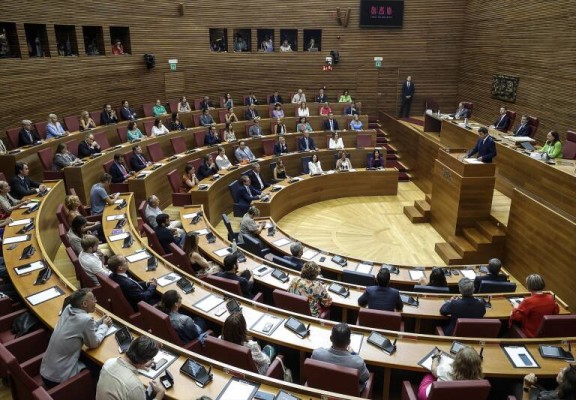Les Corts aprobarán el plan de trabajo de la comisión para investigar el sector público