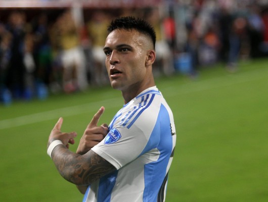 Argentina vence a Perú con su equipo B y sin Messi y Canadá elimina a Chile