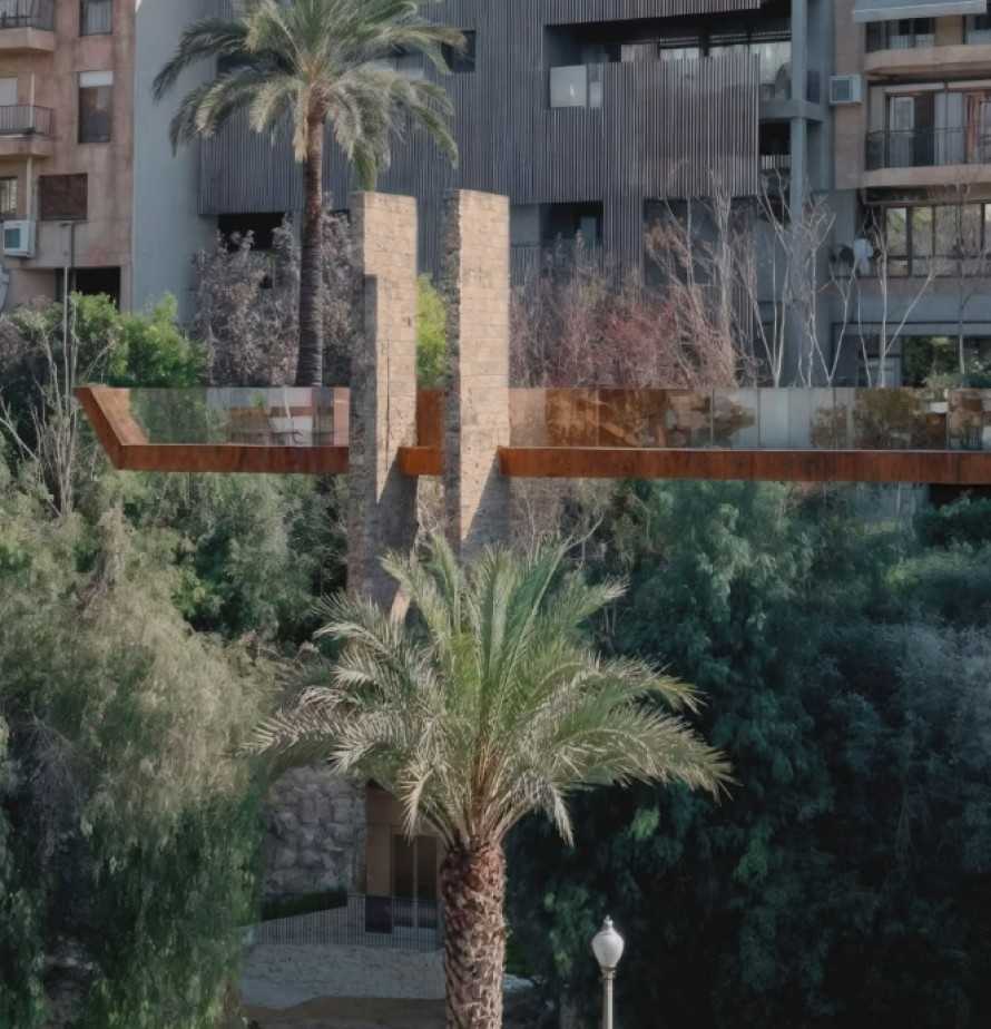 El ascensor de la ladera del río Vinalopó en Elche, paralizado a la espera de CHJ y Cultura