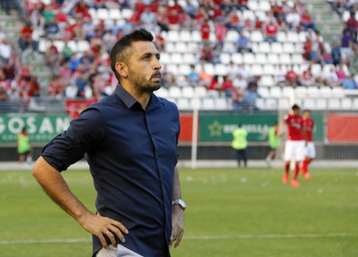 El técnico de Andújar con el Hércules CF en el Enrique Roca de Murcia