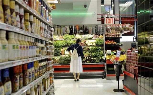 Los supermercados buscan contratar a miles de personas este verano pero no lo tienen fácil
