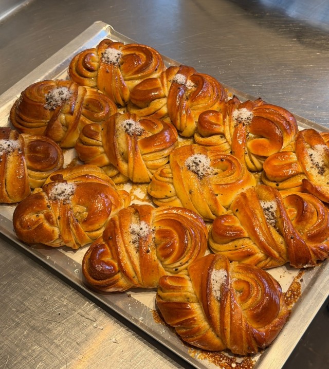 Cardamom Bun en Banquito Bakery